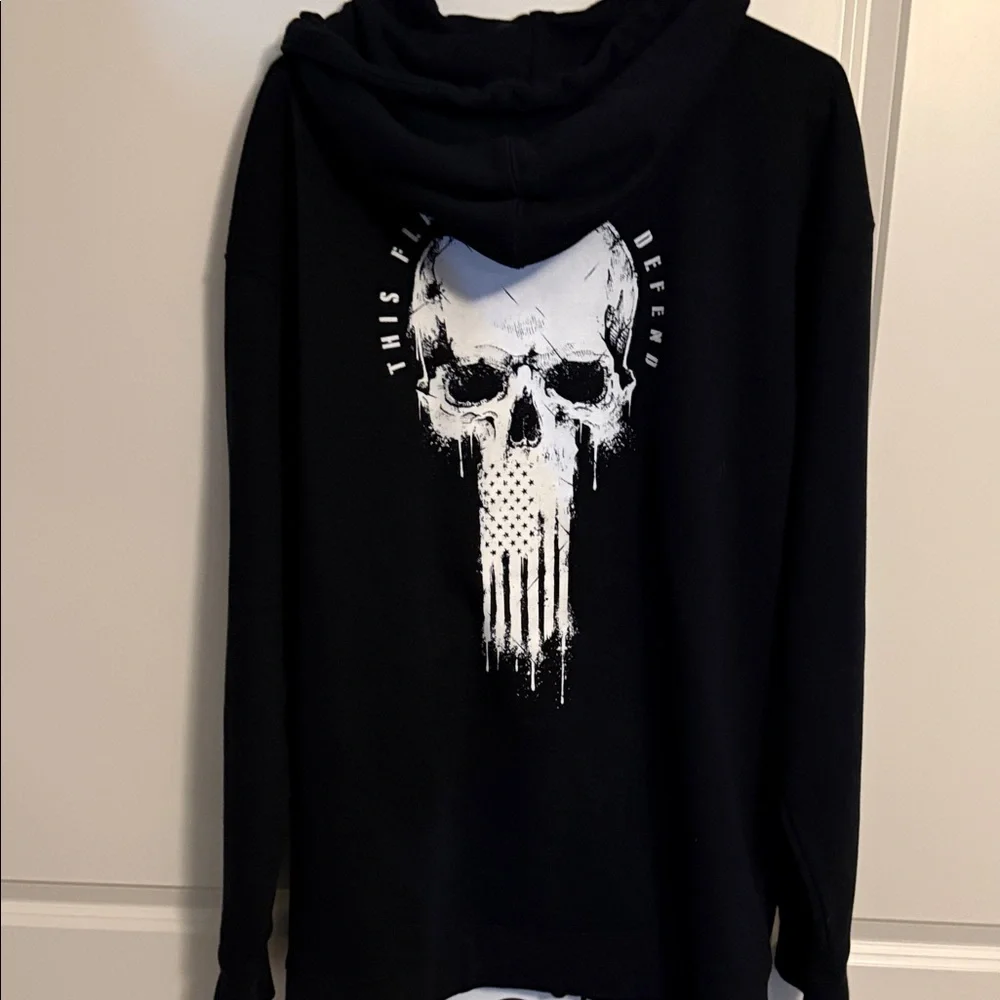 Men's Black Zip-Up Sweater with Skull Design - Picture 4 of 6